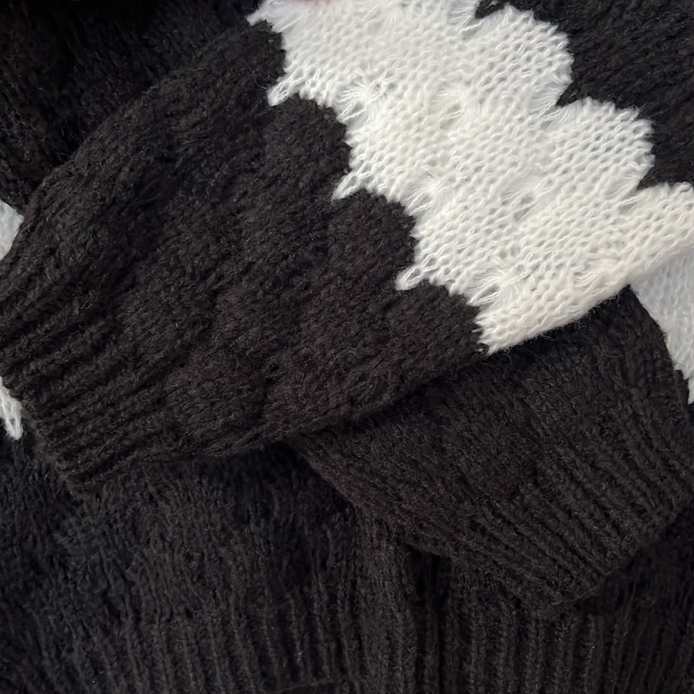 Color block sweater - Picture 4 of 5